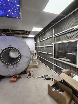 سعر جيد غرفة حجب الترددات الراديوية بمقاومة دخل 50 أوم ونافذة زجاجية محمية بالترددات الراديوية مطلية متعددة الطبقات لقفص فاراداي مخصص للتصوير بالرنين المغناطيسي الانترنت