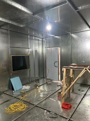 سعر جيد غرفة الحماية الراديوية مع فعالية الحماية 100dB ، وحجم الغرفة القابل للتخصيص ، ومرشح RC مع مقاومة 50 أوم لحماية EMI الانترنت